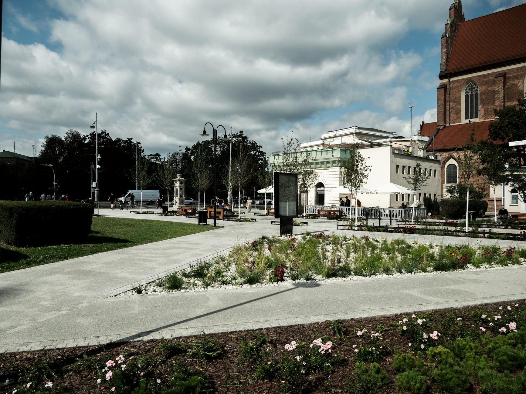 Toruń rozpoczyna sezon turystyczny i remontuje ulicę Krasińskiego, poprawiając infrastrukturę i promocję miasta.